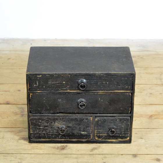 Antigua Ko-Dansu japonesa, Pequeña Cómodas, Circa 1900 – Iron, Wood (photo 7 of 8)
