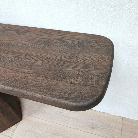 Image 1 of Mesa auxiliar orgánica | pata escultural | roble macizo