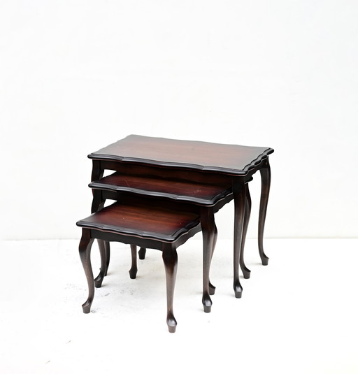Antieke set van 3 bijzettafels.