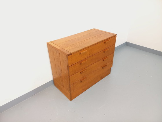 Image 1 of Vintage grenen ladekast uit de jaren 70.