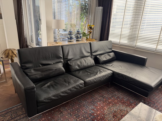 Image 1 of Cierre (Italien) – Bauhaus-Ecksofa in schwarzem Leder mit Chaiselongue rechts und Chromgestell – 270 cm