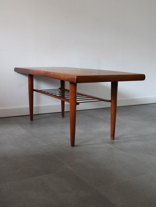 Vintage dänischer Couchtisch aus Teakholz mit Sprossen