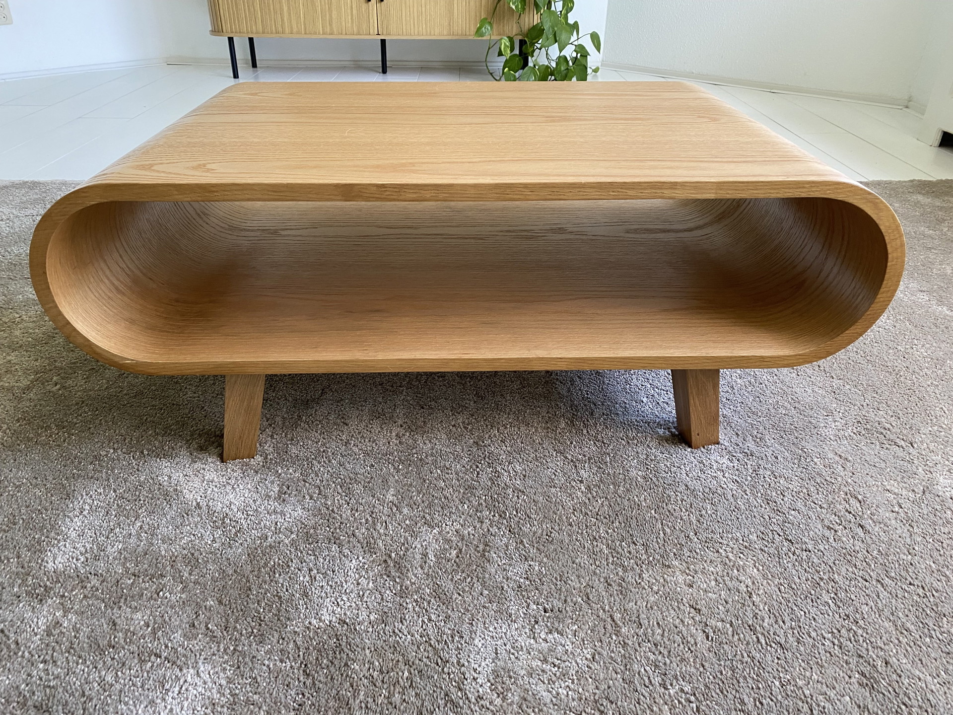 Modern coffee table Mateo (Leen Bakker) – unique design | €130