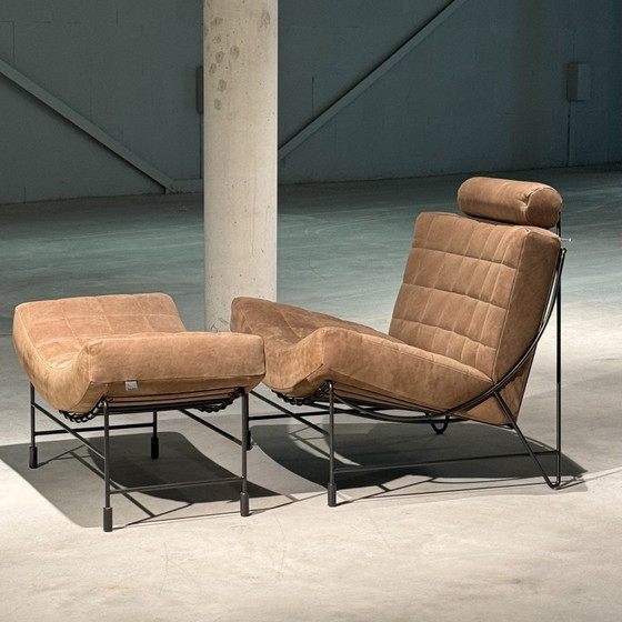 Image 1 of Leolux Volare armchair with ottoman