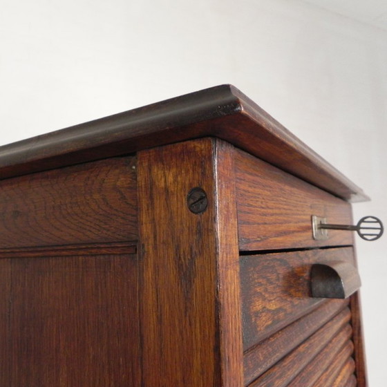 Image 1 of Armadio in rovere con serranda avvolgibile, 1 anta, altezza 123 cm, anni '30