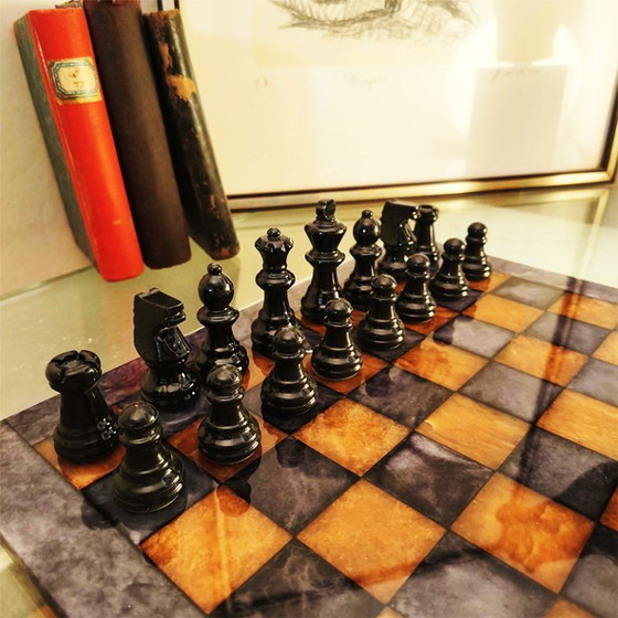 Image 1 of Jeu d'échecs de luxe vintage des années 1970 en véritable albâtre de Volterra sculpté à la main - Noir et agate (brun) - Fabriqu