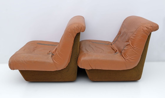 Image 1 of Pair of Lev & Lev Mid-Century Modern Fiberglass Frame Leather Armchairs