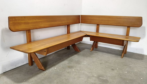 Banco de diseño escandinavo