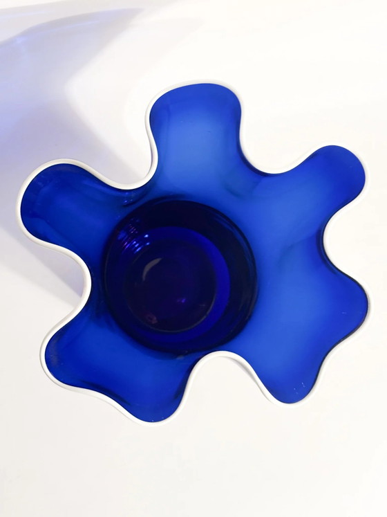 1980s Blue and White Murano Glass Handkerchief Vase (photo 14 of 16)