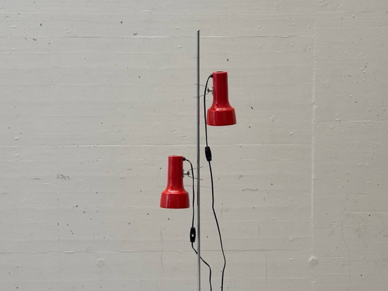 Image 1 of Minimalistische, futuristische vloerlamp van metaal uit de jaren 70.