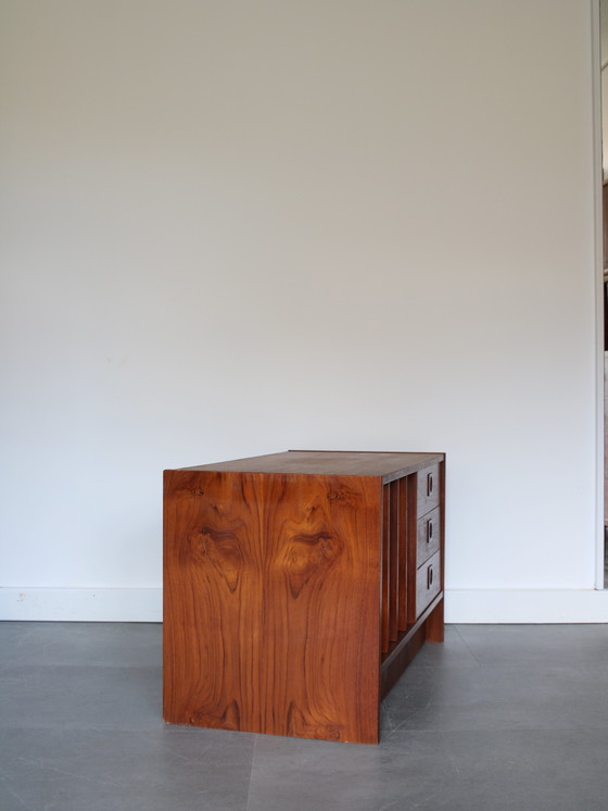 Mueble para discos de vinilo danés antiguo de teca. – Muebles TV, Wood, Vintage (photo 5 of 8)