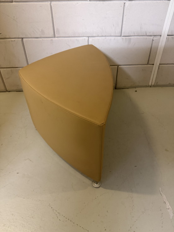 Image 1 of Leolux leren poef, bijzettafel, extra zitje. 