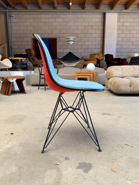 Vitra Eames DSR gestoffeerd (set van 4) – Eetkamerstoelen, Metal, Plastic (photo 6 of 9)