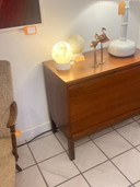 Meuble à disques vintage / Petit meuble avec porte coulissante, Kinnarps Suède