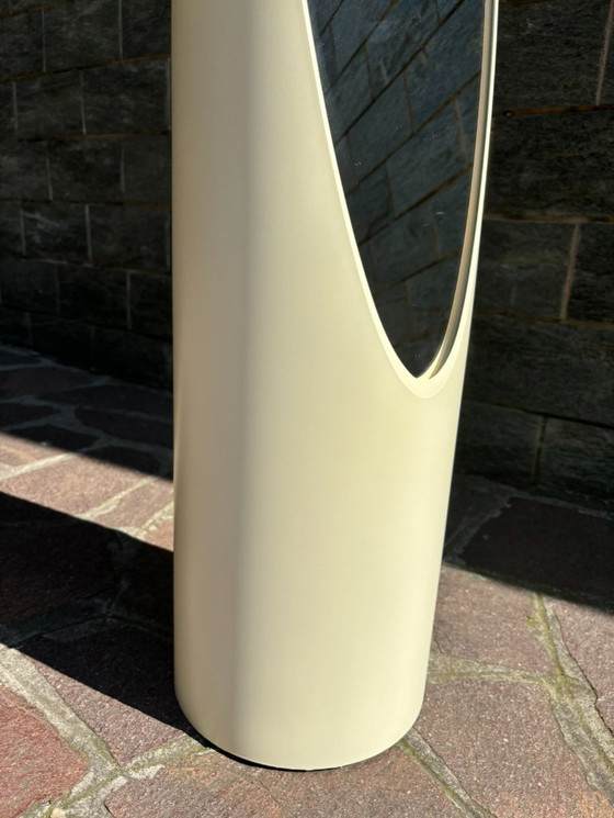 Image 1 of Nagel-Spiegel-Lippenstift-Designmodell