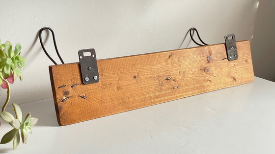 Image 1 of Vintage schoolkapstok van hout en staal