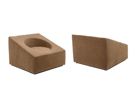 Pair of cubic armchairs in beige mohair fabric. Contemporary style.