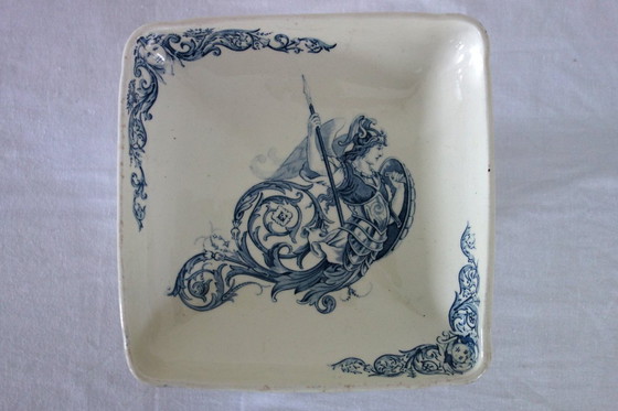 Image 1 of Pequeña compotera renacentista de loza de hierro procedente de Clairefontaine, siglo XIX