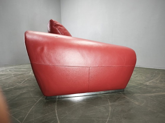 Image 1 of Divanotti Italienisches freistehendes Zweisitzer-Sofa aus rotem Leder