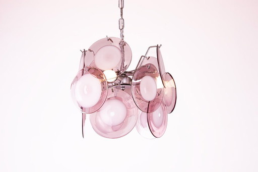 “Space Age” chandelier composed of 15 pink and white Murano glass pendants, “Disc” model by Gino Vistosi 1970.