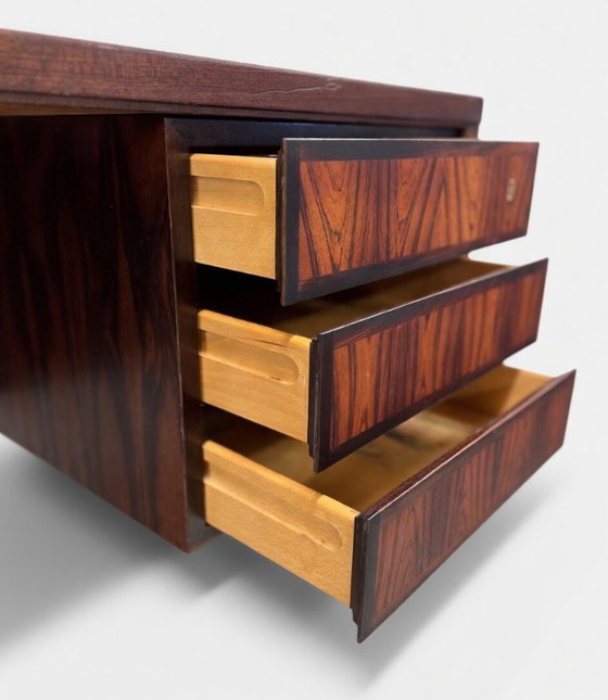 Image 1 of Gunni Omann Model 77 palissanderhouten bureau, jaren 60.