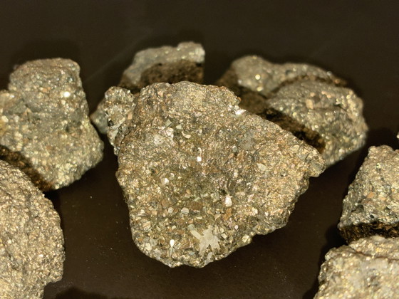 Image 1 of Set di 1 chilo di pirite grezza color oro degli stolti per decorazione
Caccia al tesoro ed esoterismo