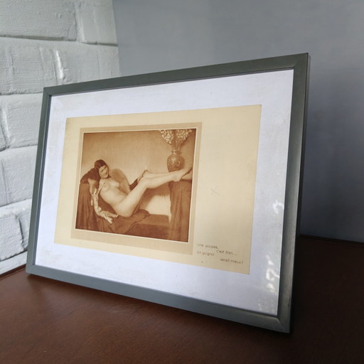 Originele Art Deco naaktfoto van J. Mandel uit Parijs – Authentieke vintage tijdschriftpagina – Ingelijst – 31 × 23 cm