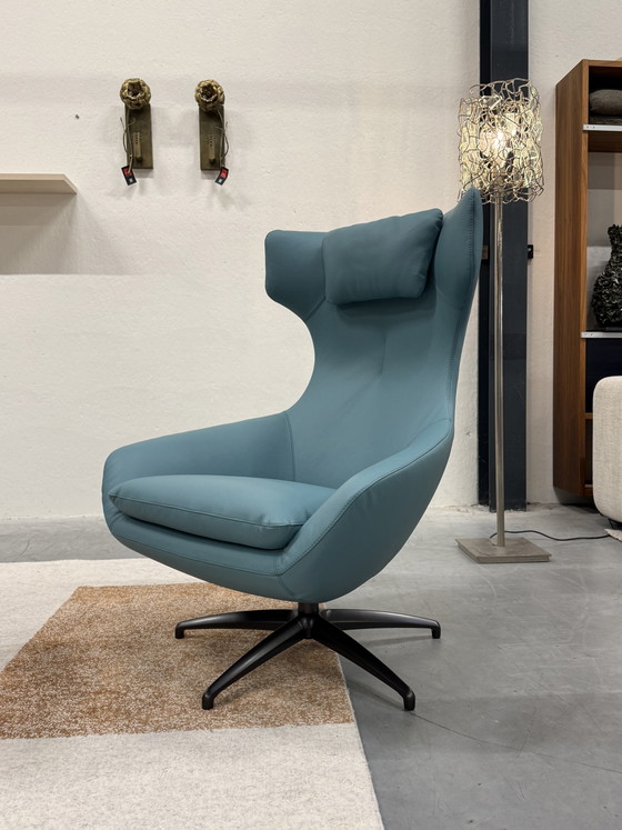 Image 1 of Poltrona Leolux Caruzzo plus con poggiapiedi in pelle blu