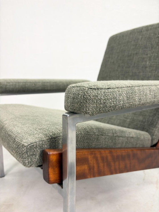 Image 1 of 'Lotus' Dames Fauteuil van Rob Parry voor Gelderland