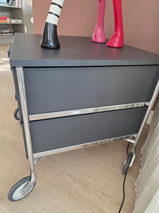 Petite commode Kartell