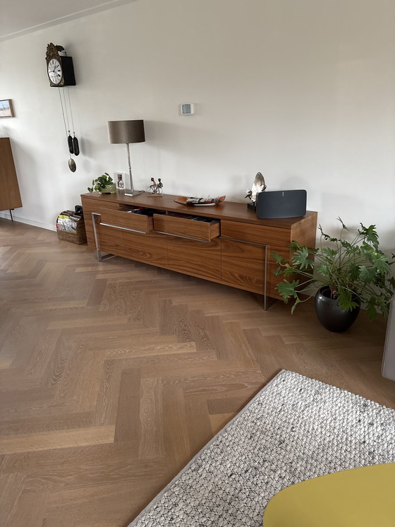 Image 1 of Dressoir Bert Plantagie massief notenhout model Vision