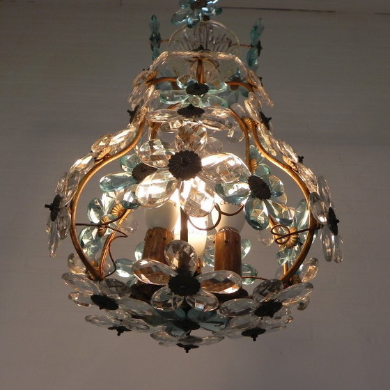 Image 1 of Hanglamp versierd met 42 bloemen in blauw en helder kristal, Maison Bagues stijl, jaren 30