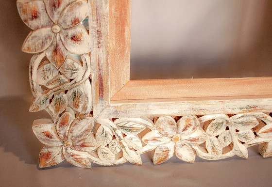 Image 1 of Solid wood frame, carved and crafted with floral motifs, for photographs, mirrors, pictures, etc. New.