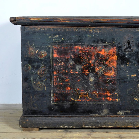 Image 1 of Cofre nupcial de arte popular, circa 1850