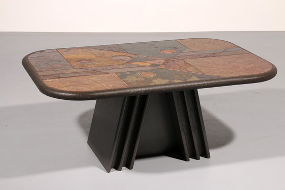 Image 1 of Table basse brutaliste en pierre dans le style de Paul Kingma - Détails en laiton et pierre naturelle