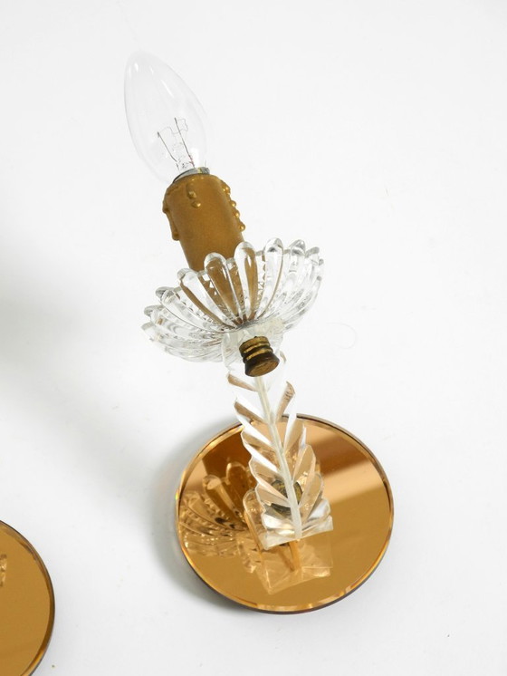 Image 1 of Deux appliques murales italiennes originales très rares des années 1960, avec éléments en verre et en miroir.