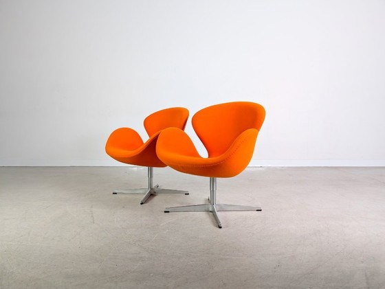 Image 1 of 2x Original Fritz Hansen Swan chair Arne Jacobsen fabric orange
