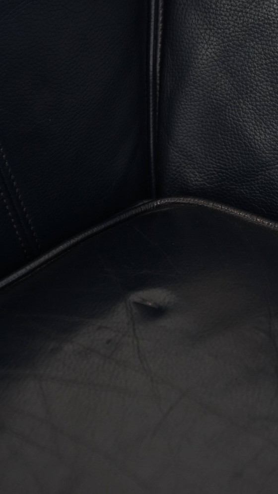 Image 1 of 2.5-zits Art Deco design bank van Schuitema met houtwerk en donkerblauw rundleer