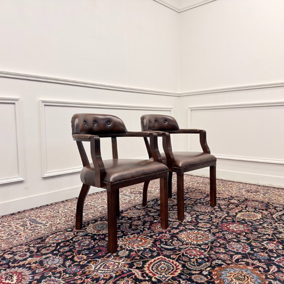 Juego de sillas de oficina Chesterfield inglesas – Sillones, Leather, Wood (photo 9 of 9)