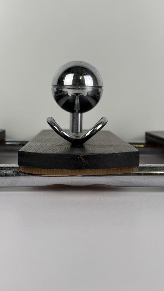 Image 1 of Appendiabiti da parete vintage anni Settanta in legno cromato e sfere argentate