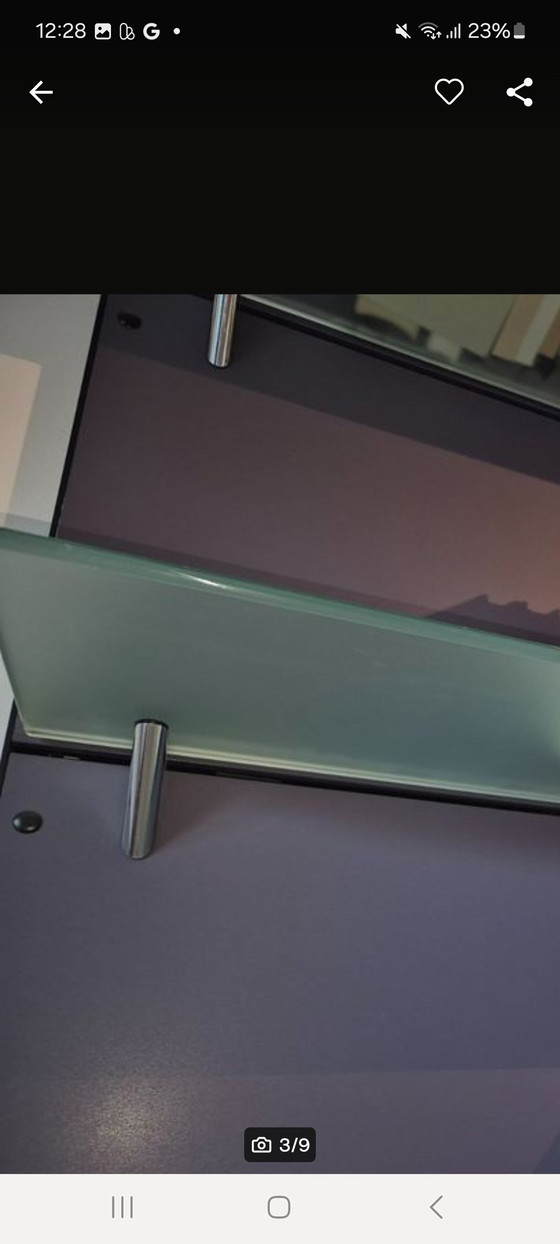 Image 1 of Exclusieve wandinstallatie met gegoten glazen planken – Interieurontwerpstudio Keulen