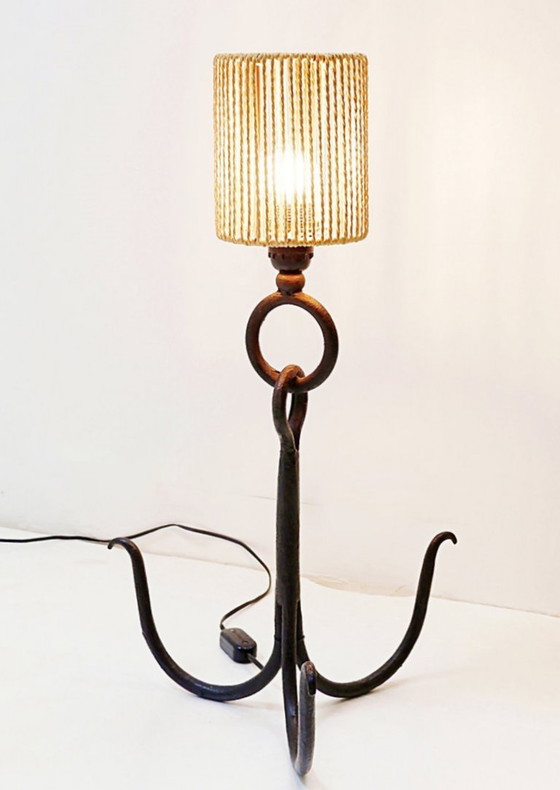 Image 1 of Brutalistische tafellamp in ankervorm - circa 1950