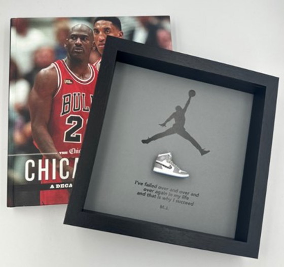 Framed Sneaker Air Jordan 1 Retro High Dior, black on grey, Wall decoration, Wood, Modern (photo 5 of 6)