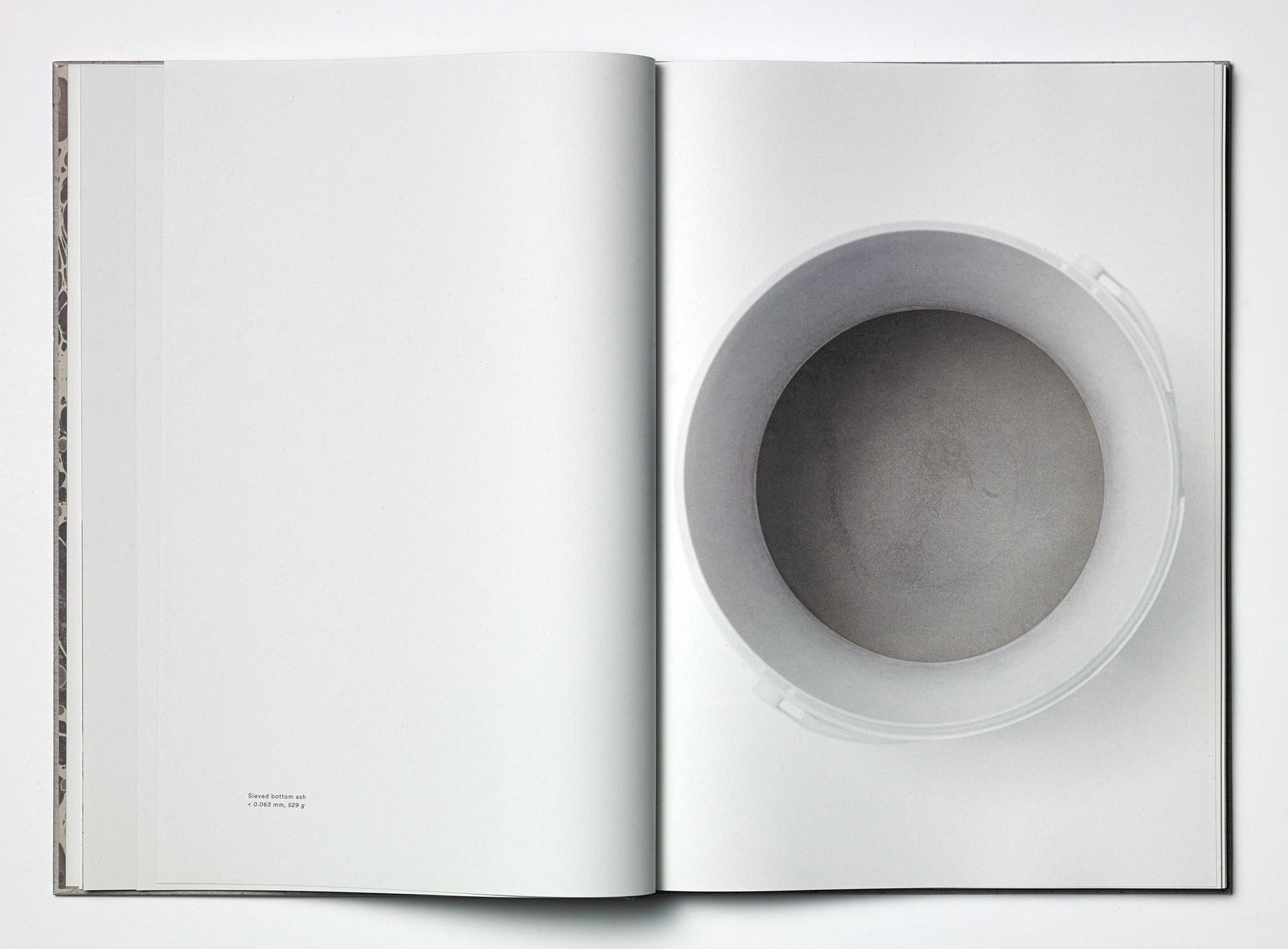 VIBES Vol.373｜2024年11月号 | VIBES WEB