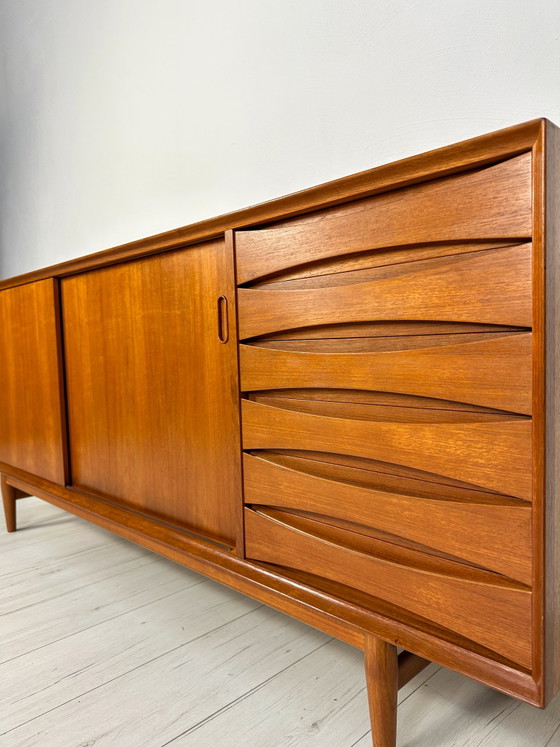Image 1 of 1960S VINTAGE DANISH MID-CENTURY TEAK SIDEBOARD ‘OS29’ BY ARNE VODDER FOR SIBAST