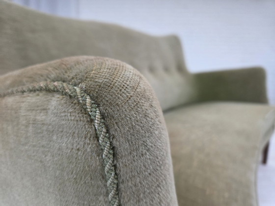 Image 1 of Sofá curvo danés de dos plazas, años 60, terciopelo, madera de haya.