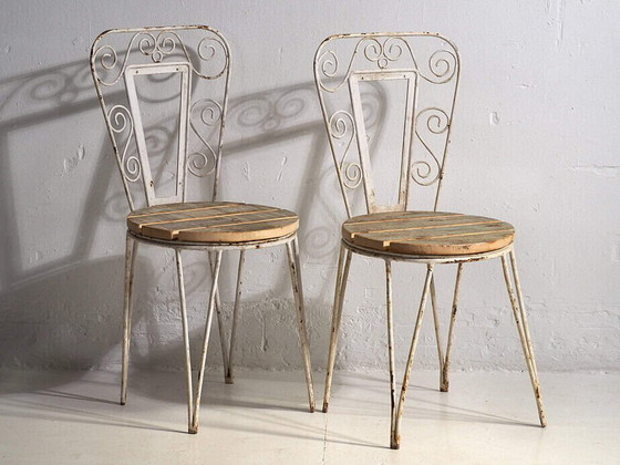 Antique outdoor chairs in white (c.1920). Set of 4 pieces – Garden chairs, Wood, Iron (photo 24 of 40)