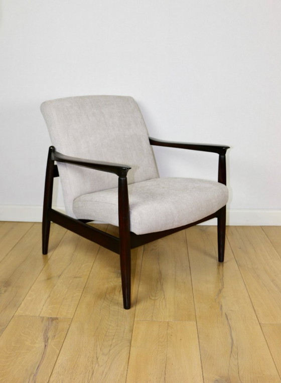 Image 1 of Beige lichtgrijze bouclé GFM-64 fauteuil toegeschreven aan Edmund Homa, jaren 70