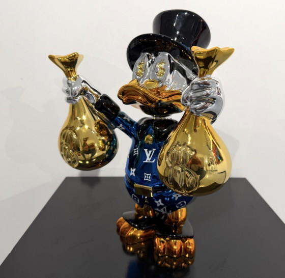 Da Apple Art - Paperon de' Paperoni - Mostrami i soldi, Statua blu - Scultura Pop Art – Van Apple, Sculture (photo 2 of 8)