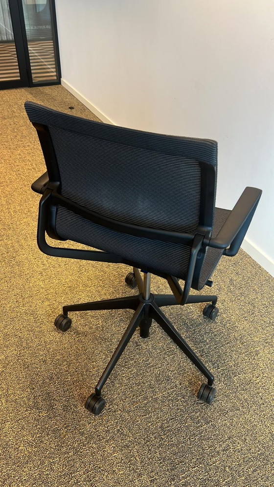 Image 1 of Chaise de bureau Vitra Physix - Collection Meda